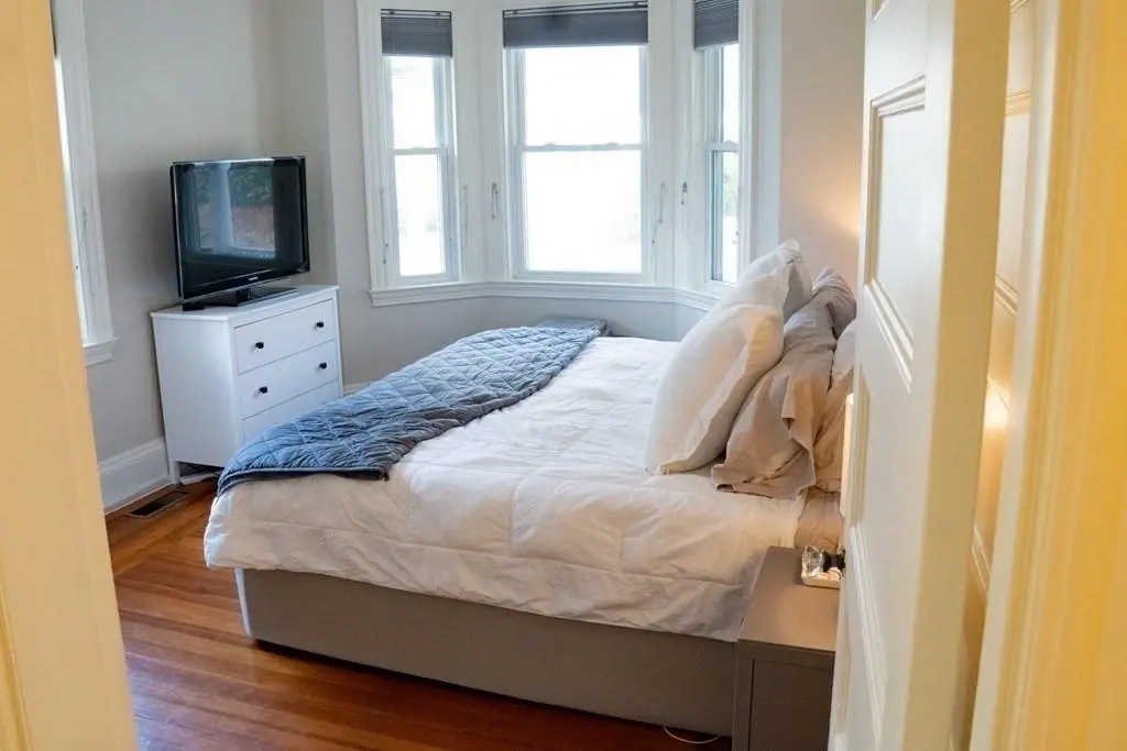 41 Irving Street # 41, Newton, MA 02459 — leased by Jenna Levin