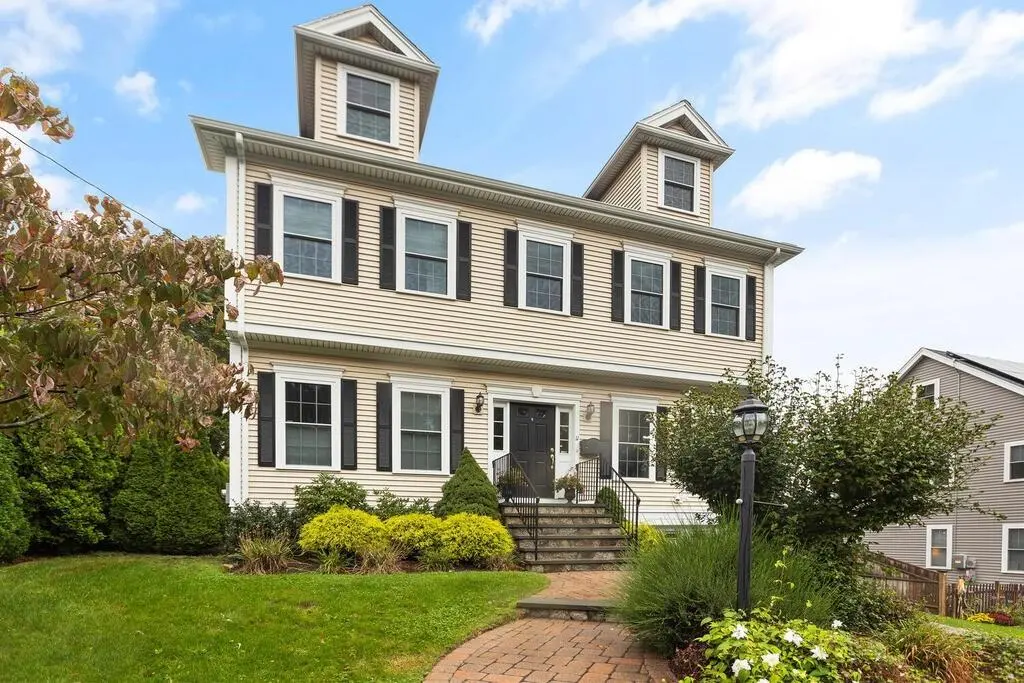 11 Kenilworth Rd, Arlington, MA 02476 — sold by Jenna Levin