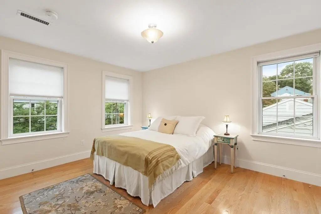 11 Kenilworth Rd, Arlington, MA 02476 — sold by Jenna Levin