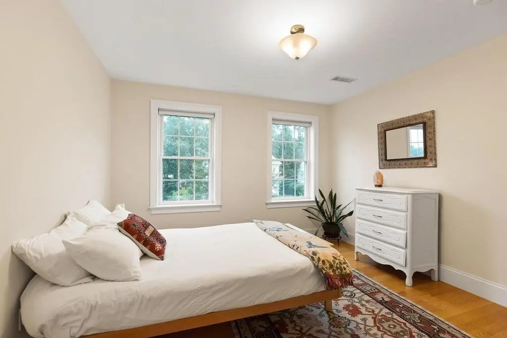11 Kenilworth Rd, Arlington, MA 02476 — sold by Jenna Levin