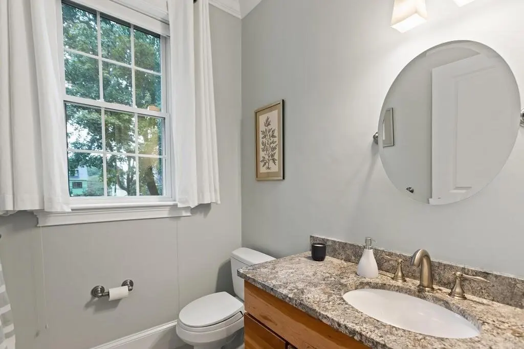 11 Kenilworth Rd, Arlington, MA 02476 — sold by Jenna Levin