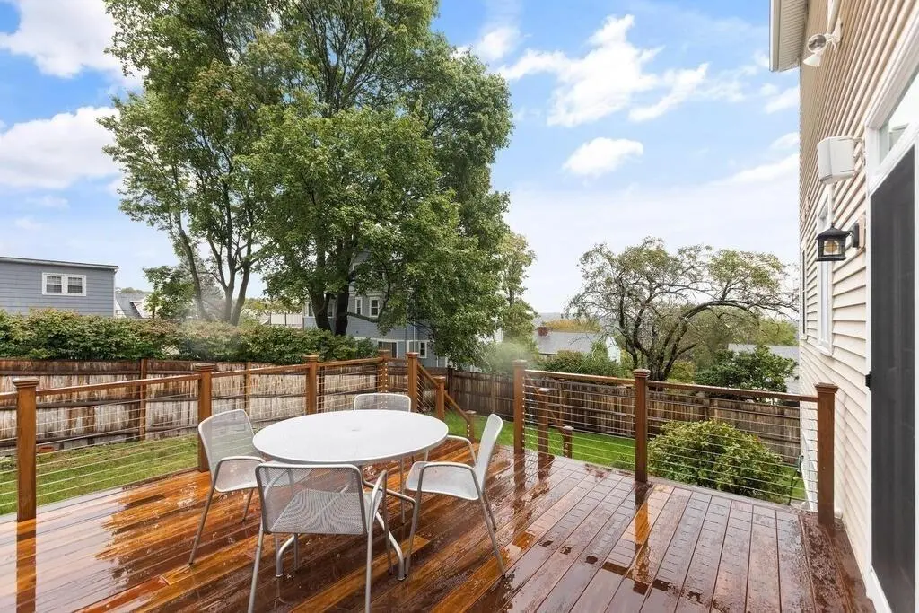 11 Kenilworth Rd, Arlington, MA 02476 — sold by Jenna Levin