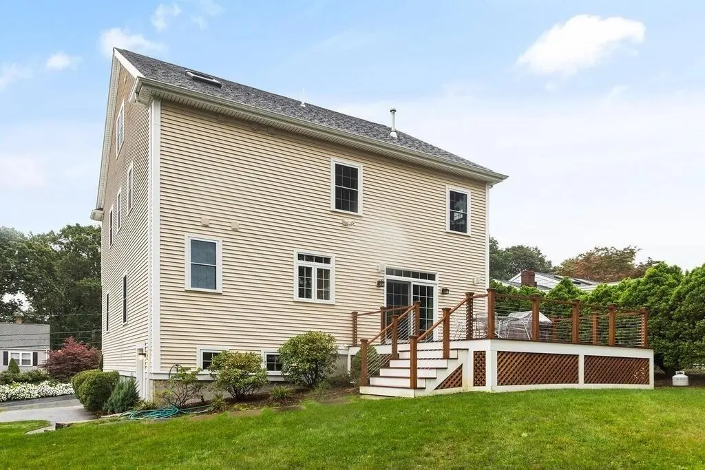 11 Kenilworth Rd, Arlington, MA 02476 — sold by Jenna Levin