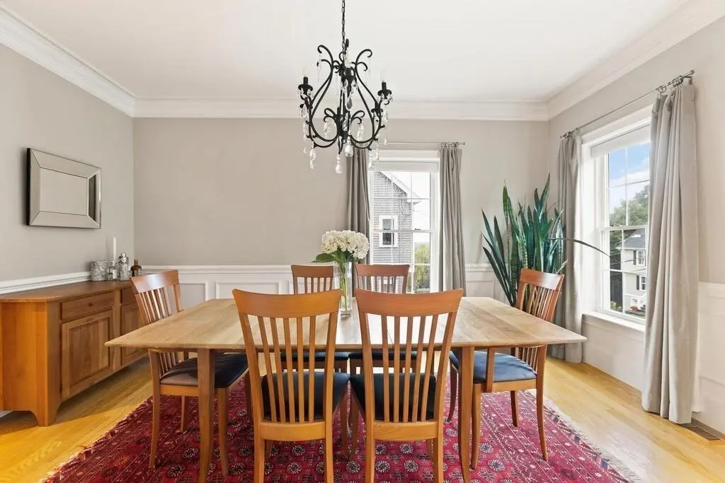 11 Kenilworth Rd, Arlington, MA 02476 — sold by Jenna Levin