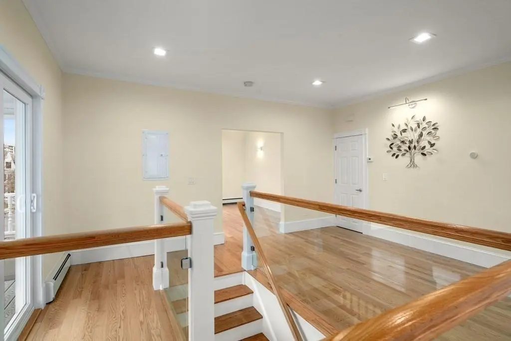 88 Coolidge Unit: 2, Brookline, MA 02446 — sold by Jenna Levin