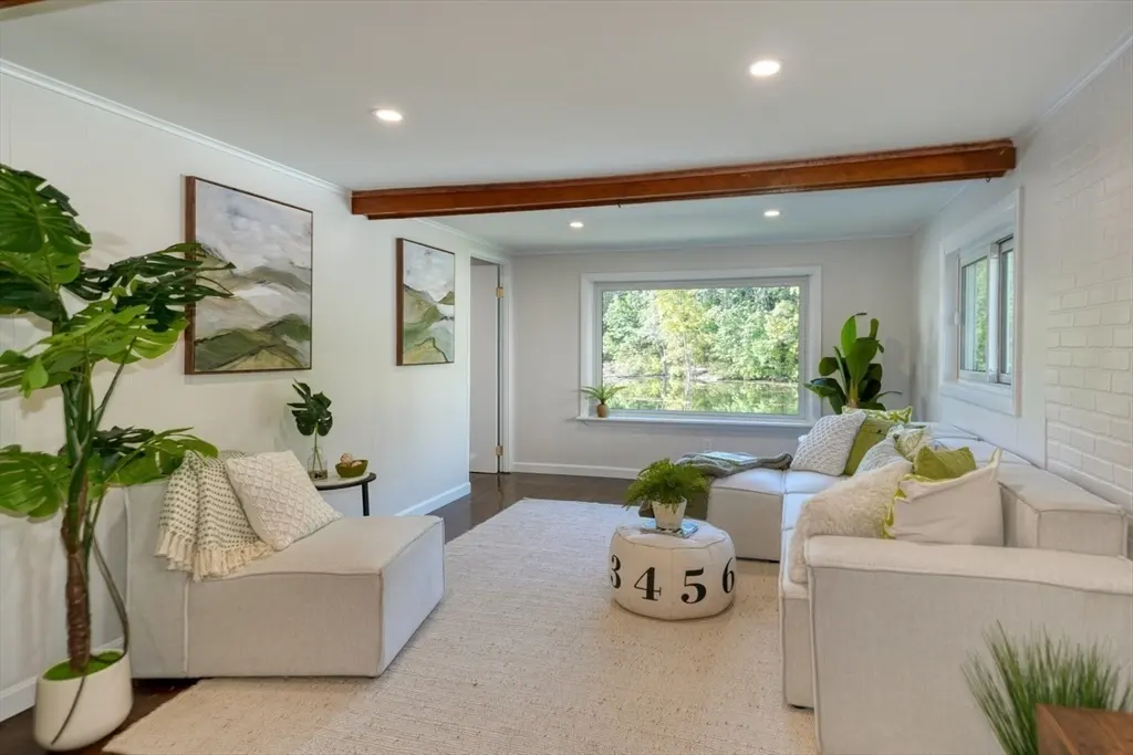 9 Stonecleve Rd, Wellesley, MA 02482 — sold by Jenna Levin