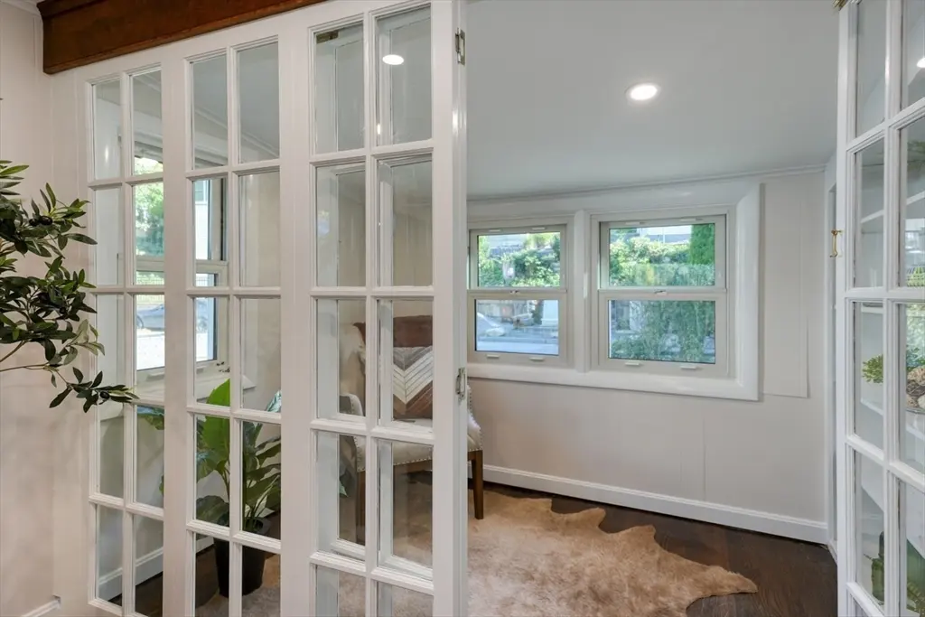 9 Stonecleve Rd, Wellesley, MA 02482 — sold by Jenna Levin