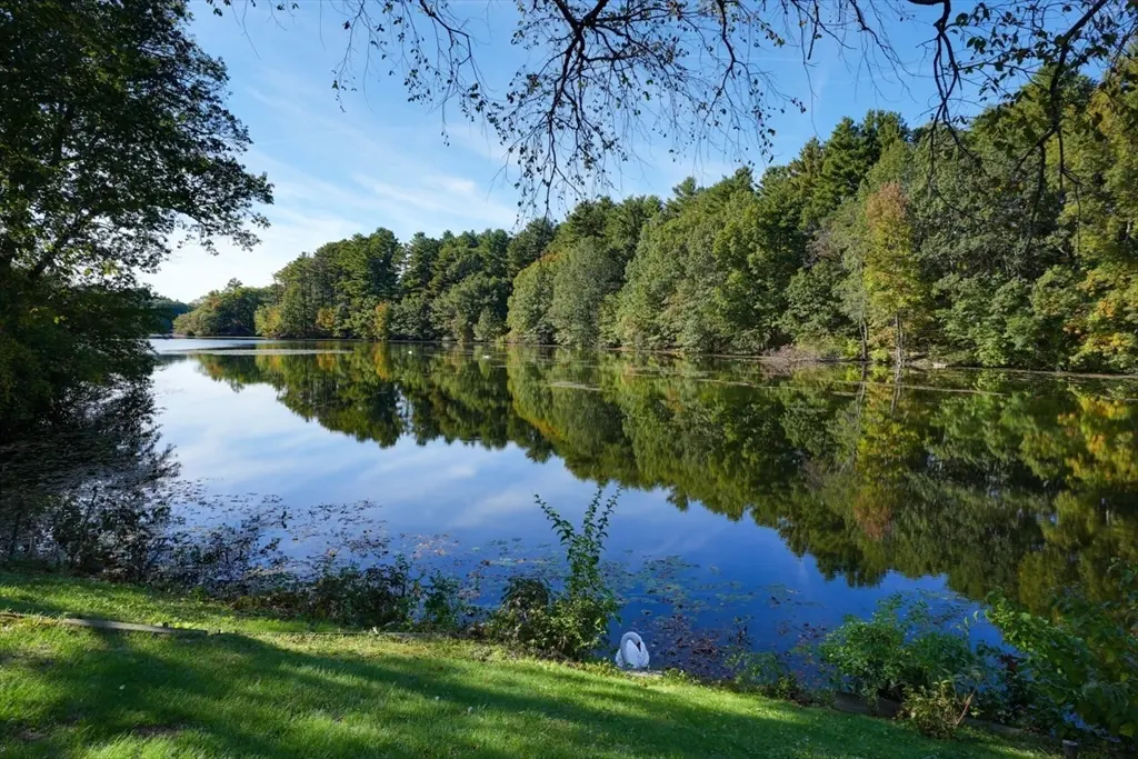 9 Stonecleve Rd, Wellesley, MA 02482 — sold by Jenna Levin