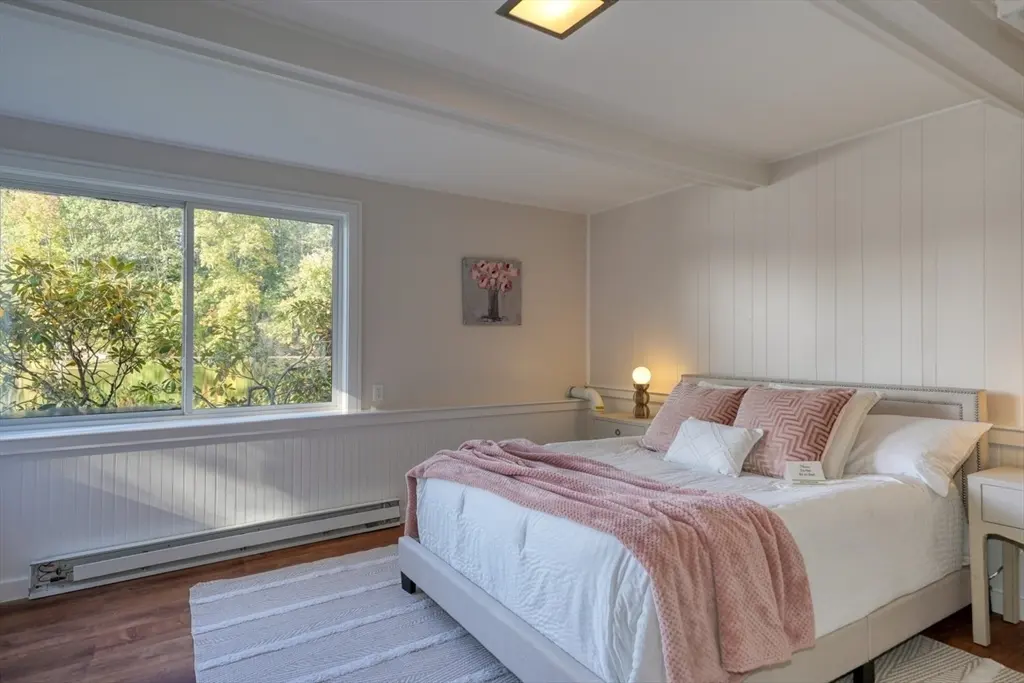 9 Stonecleve Rd, Wellesley, MA 02482 — sold by Jenna Levin