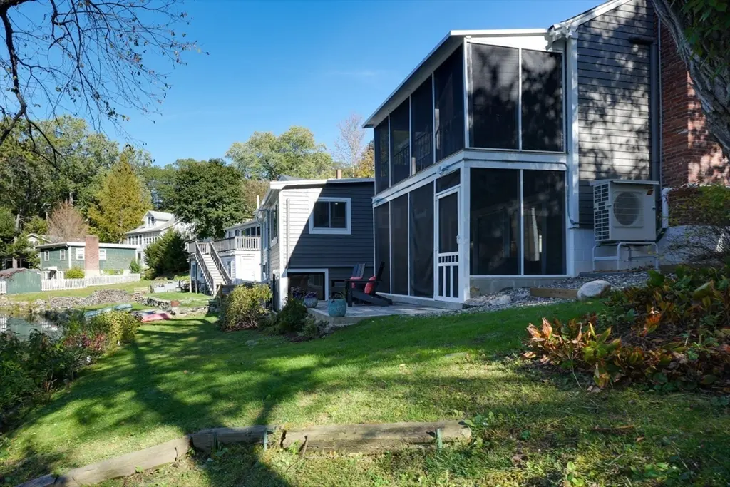 9 Stonecleve Rd, Wellesley, MA 02482 — sold by Jenna Levin