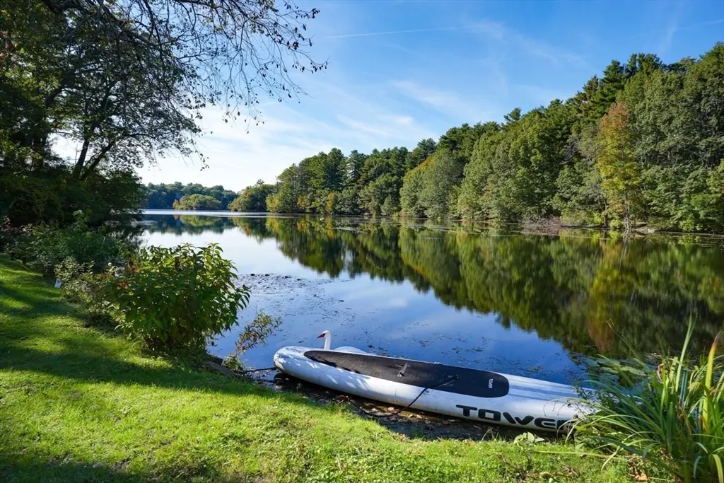 9 Stonecleve Rd, Wellesley, MA 02482 — sold by Jenna Levin