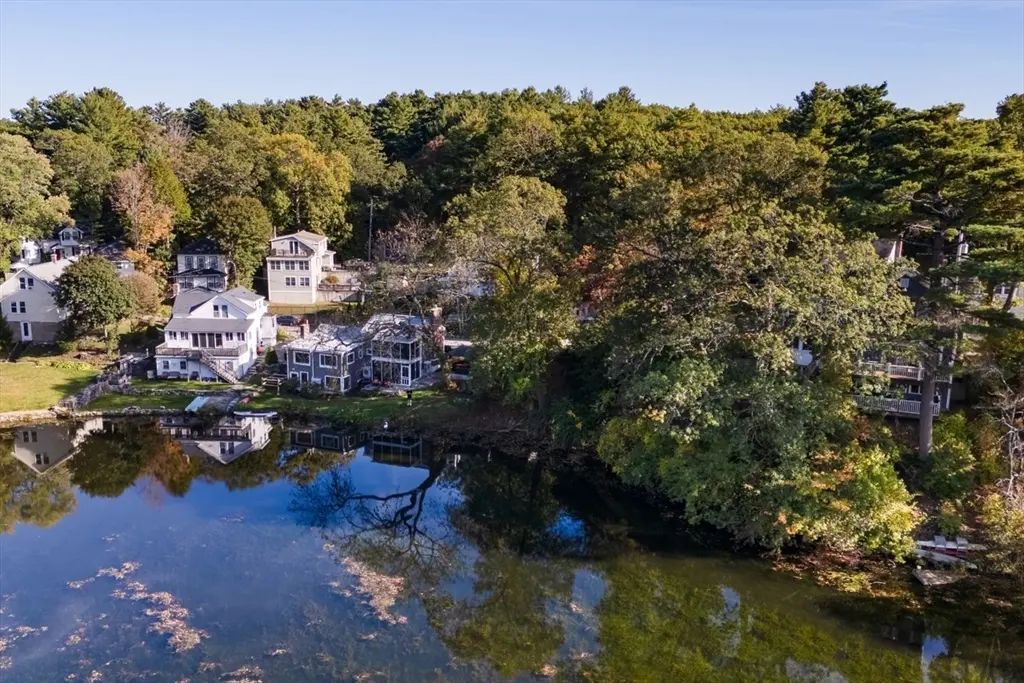 9 Stonecleve Rd, Wellesley, MA 02482 — sold by Jenna Levin