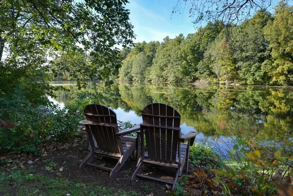 9 Stonecleve Rd, Wellesley, MA 02482 — sold by Jenna Levin