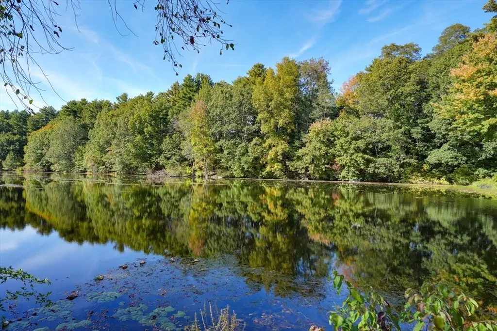 9 Stonecleve Rd, Wellesley, MA 02482 — sold by Jenna Levin