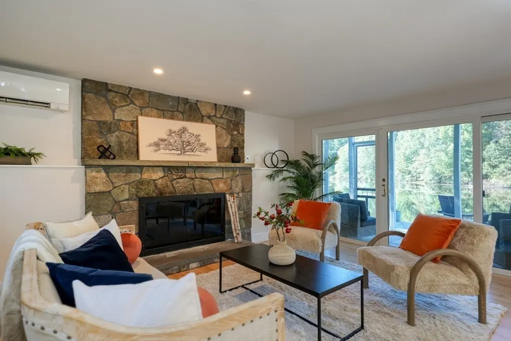 9 Stonecleve Rd, Wellesley, MA 02482 — sold by Jenna Levin