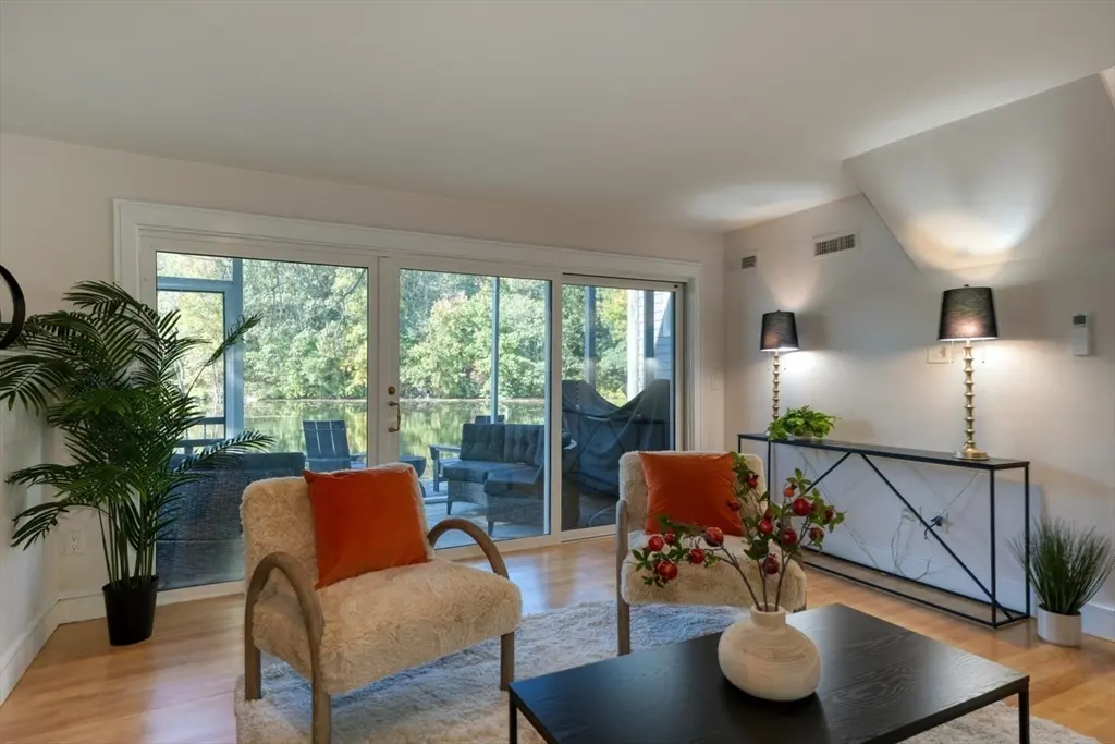 9 Stonecleve Rd, Wellesley, MA 02482 — sold by Jenna Levin