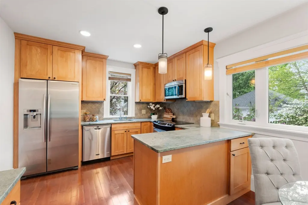 41 Irving St # 41, Newton, MA 02459 — sold by Jenna Levin