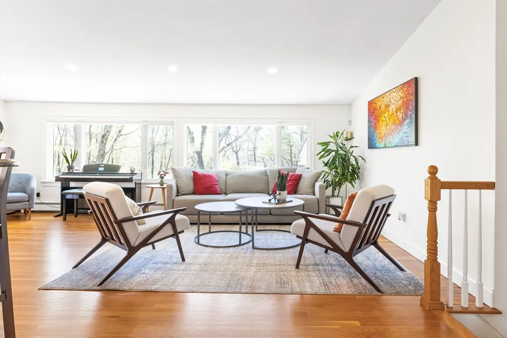 7 Clover Lane, Natick, MA 01760 — sold by Jenna Levin