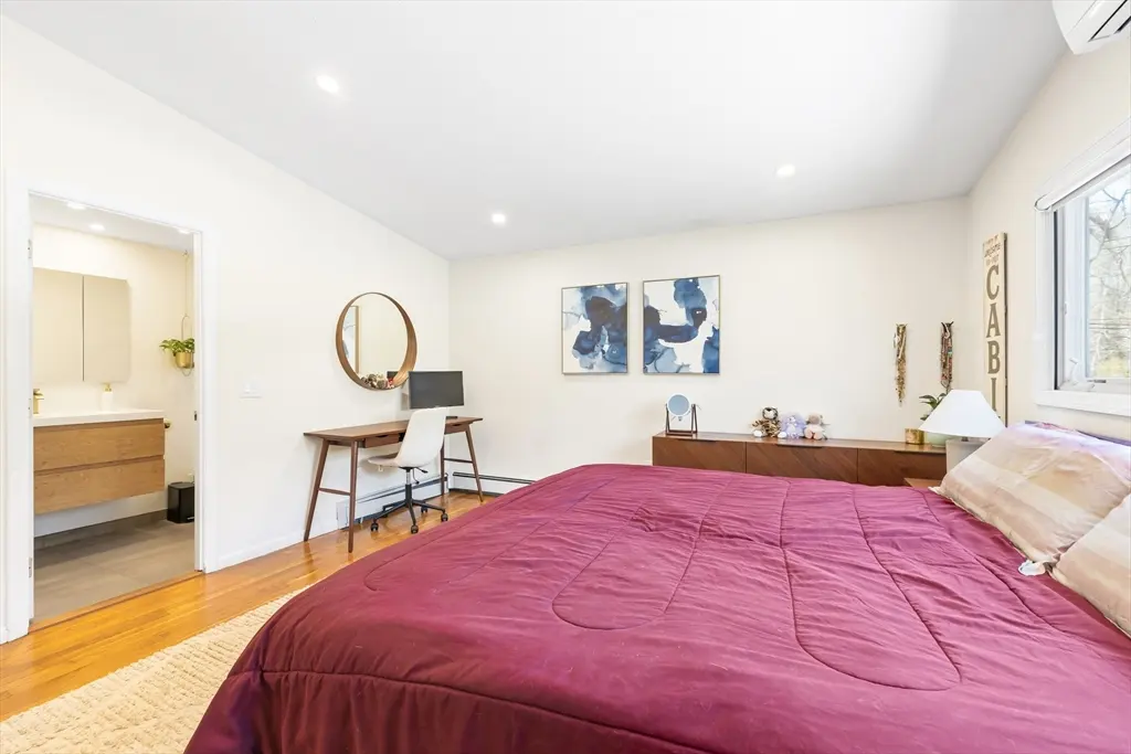 7 Clover Lane, Natick, MA 01760 — sold by Jenna Levin
