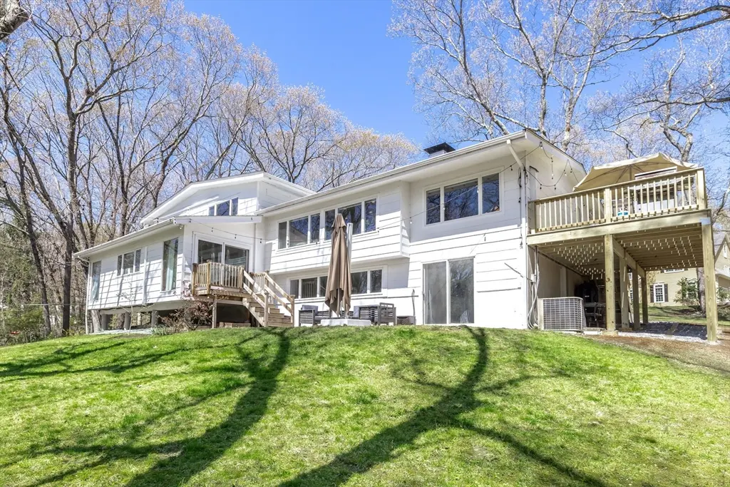 7 Clover Lane, Natick, MA 01760 — sold by Jenna Levin