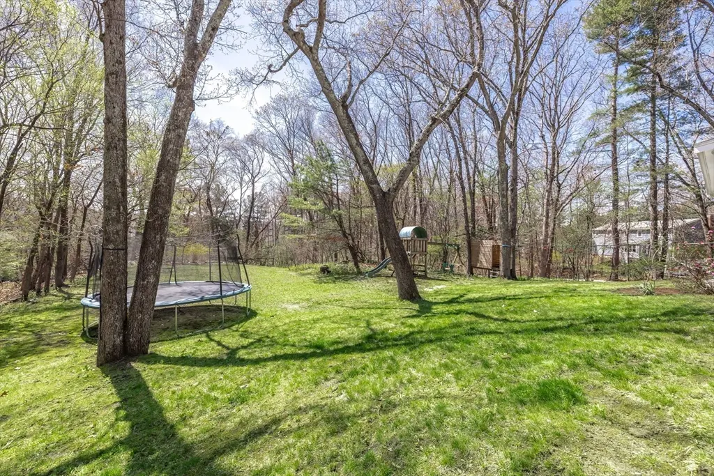 7 Clover Lane, Natick, MA 01760 — sold by Jenna Levin