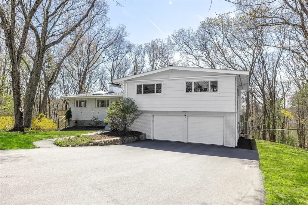 7 Clover Lane, Natick, MA 01760 — sold by Jenna Levin