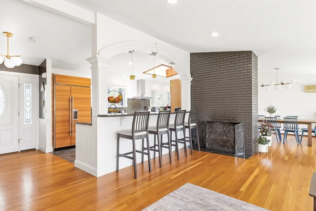 7 Clover Lane, Natick, MA 01760 — sold by Jenna Levin